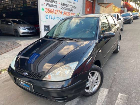 FORD FOCUS 1.6 GLX 8V FLEX 4P MANUAL FORD FOCUS 1.6 GLX 8V FLEX 4P MANUAL